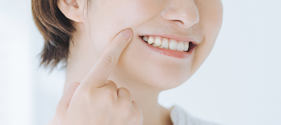 審美歯科治療によって歯の白さを改善